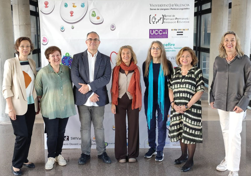 (From left to right). Carmen Baño, Elena Thibaut, Sergi Maicas, Belén Fouz, Elena G. Biosca, Hortensia Rico and Rosa Mochales.